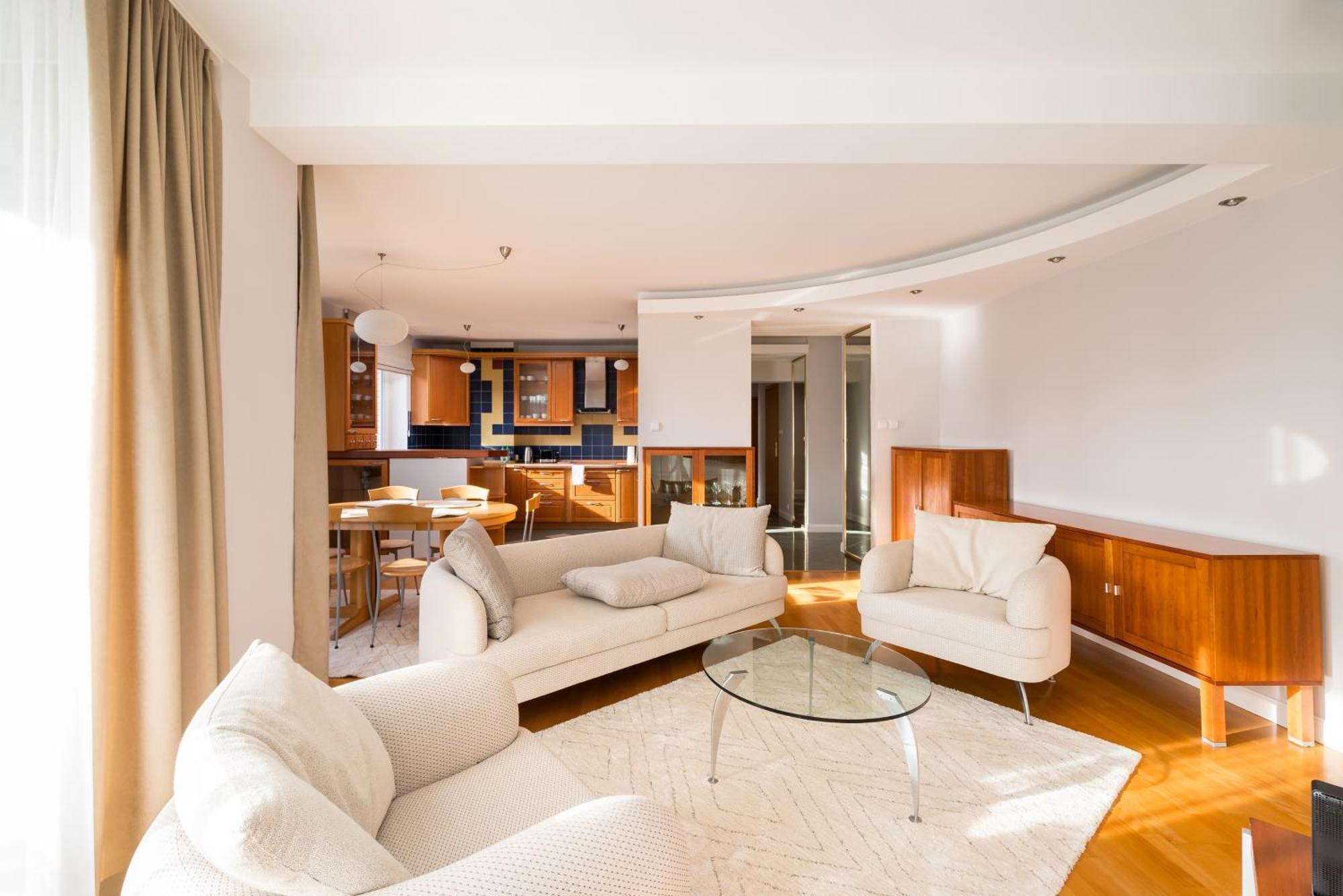 Metro Imielin 2-bedroom Apartament